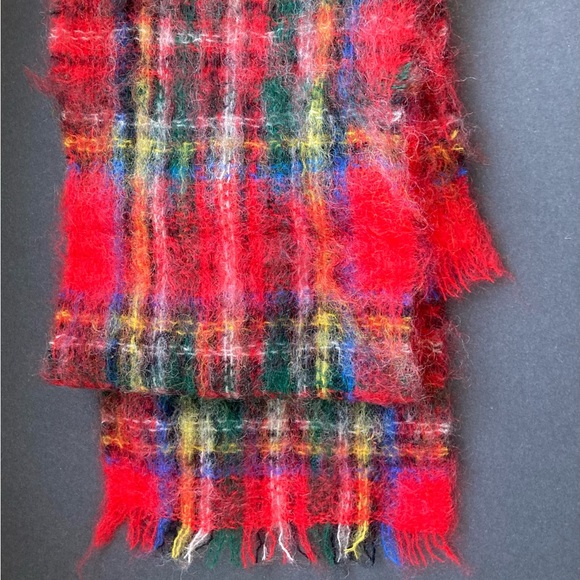 Vintage Edinburgh Old Town Weaving Co Mohair & Wool Red Plaid Royal Tartan Scarf - Picture 7 of 13
